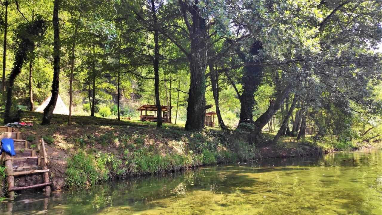 Robinson Camp Kupa - Juratovicki Brig Hotel Netretic Eksteriør billede